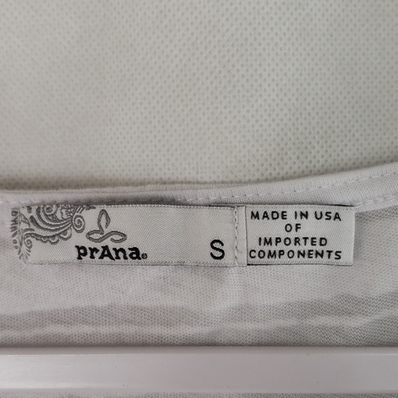 PRANA white geometrical pattern short sleeve top - Picture 3 of 6